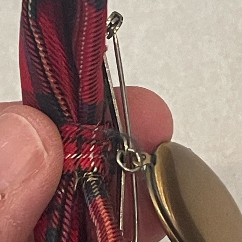 vintage Red Plaid Bow with Gold engraved Locket brooch - Picture 2 of 7